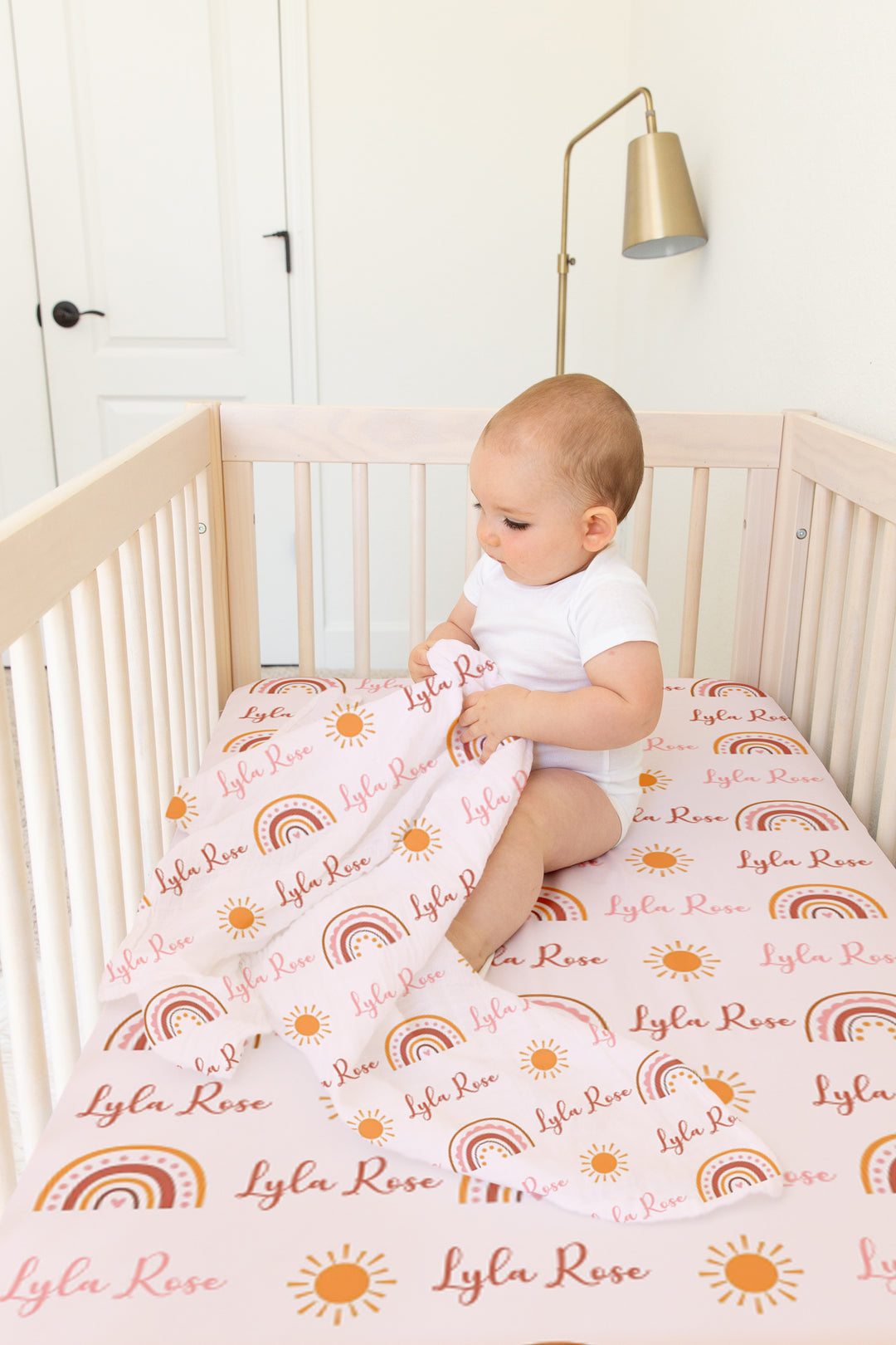 Lyra Fitted sheet with baby Done – Personalisedbyolly